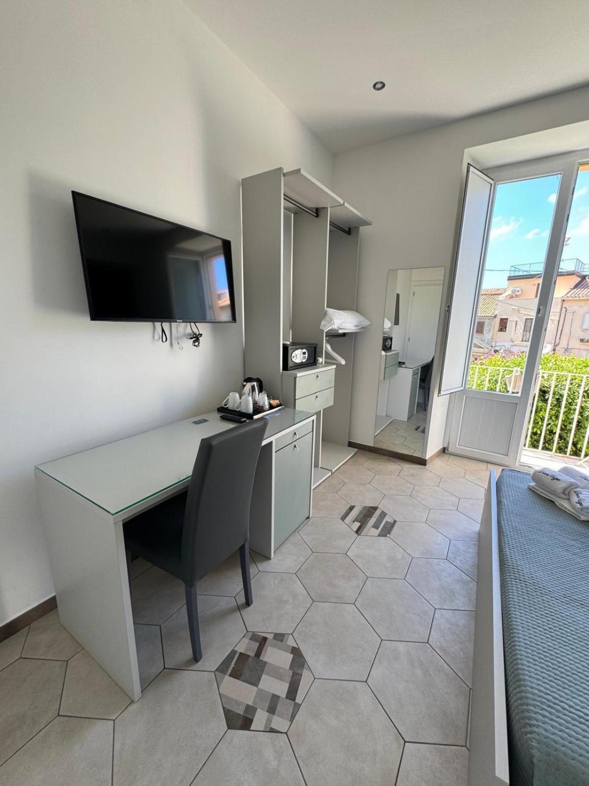 Don Ugo Luxury Rooms โตรเปอา ภายนอก รูปภาพ