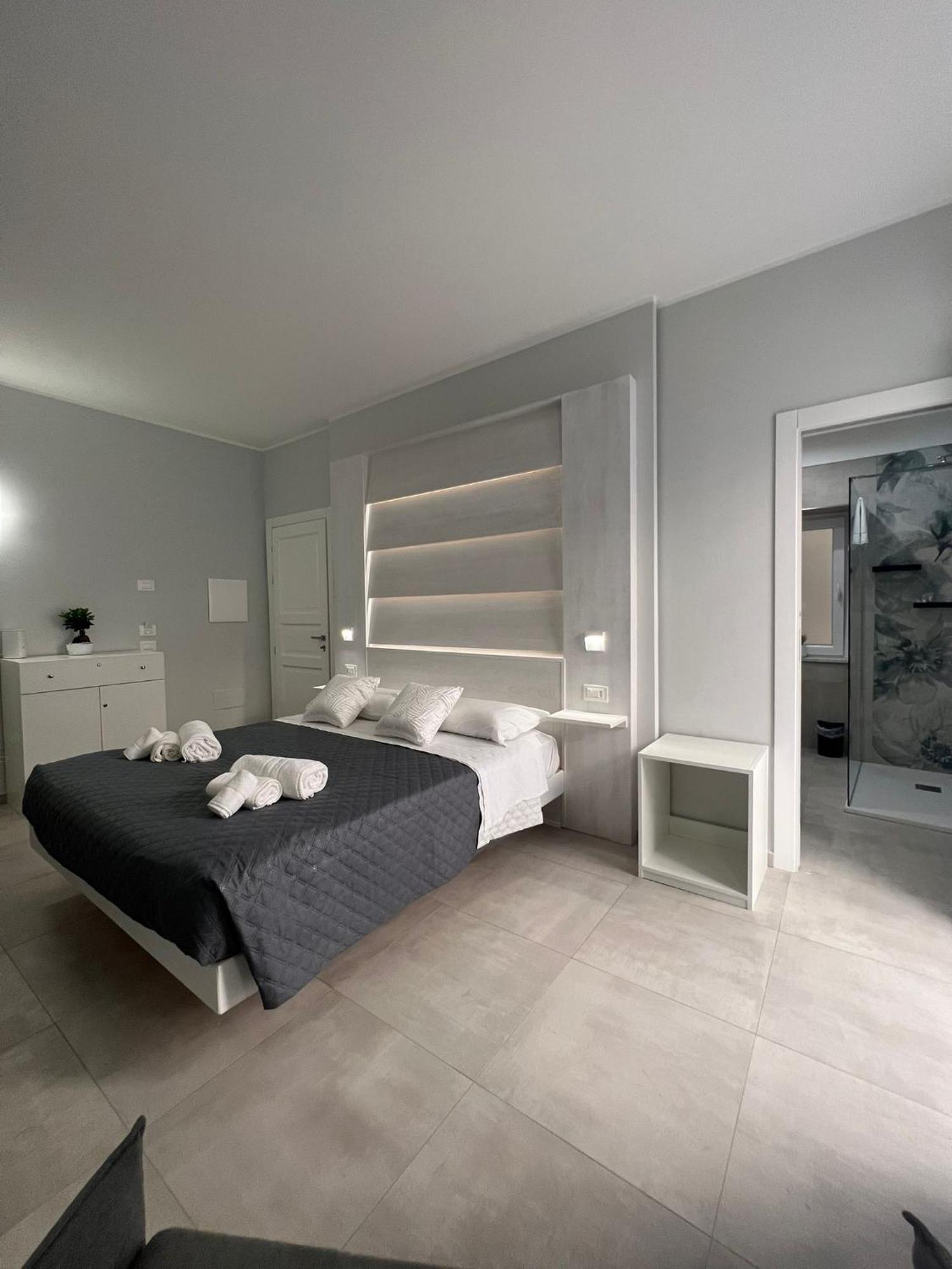 Don Ugo Luxury Rooms โตรเปอา ภายนอก รูปภาพ