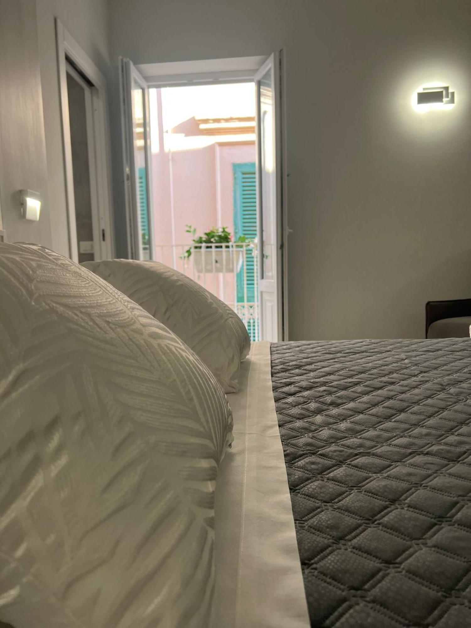 Don Ugo Luxury Rooms โตรเปอา ภายนอก รูปภาพ