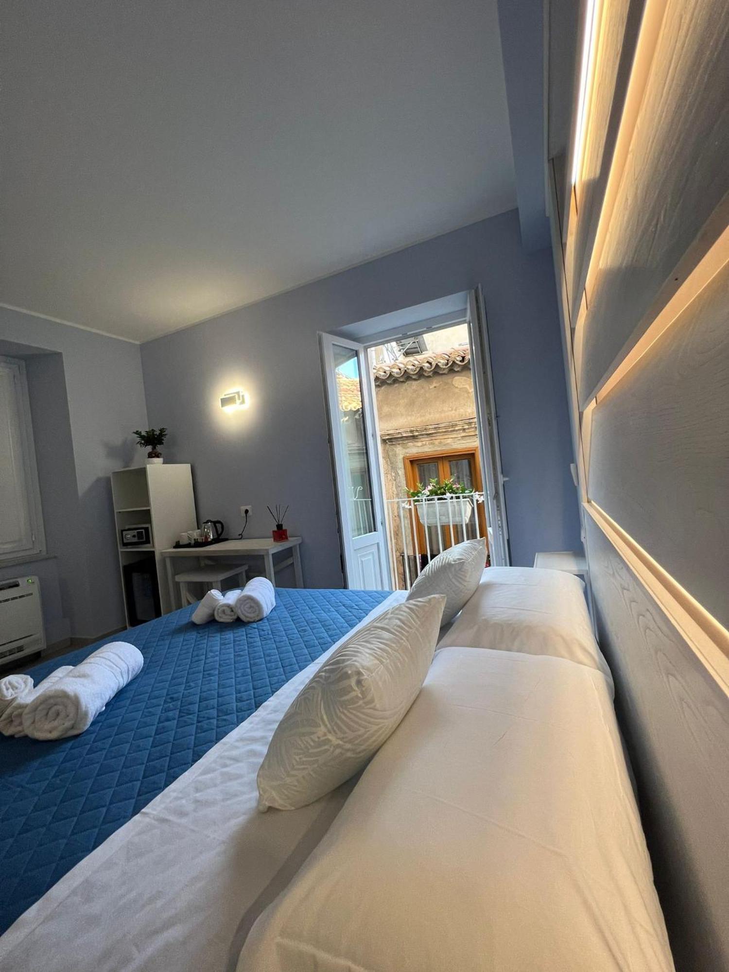 Don Ugo Luxury Rooms โตรเปอา ภายนอก รูปภาพ