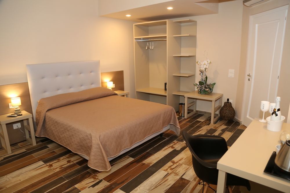 Don Ugo Luxury Rooms โตรเปอา ภายนอก รูปภาพ